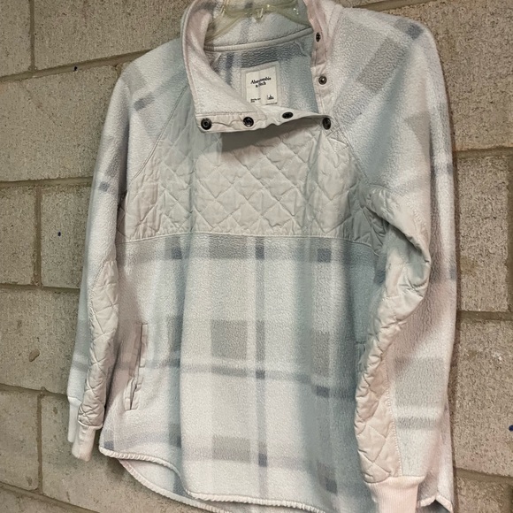 ❌SOLD❌Abercrombie and Fitch button neck fleece! - Picture 1 of 4